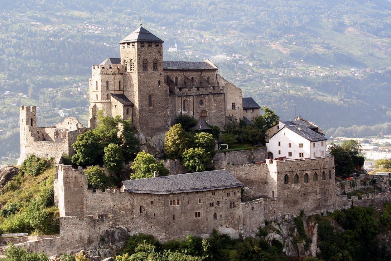 Montée au château de Tourbillon : Sion